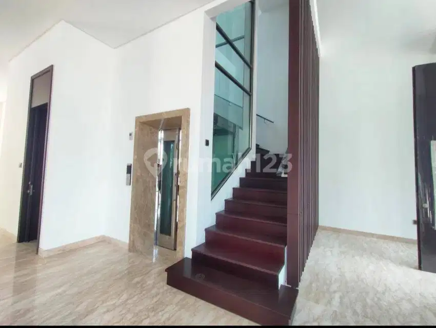 Dijual rumah Golf Island cluster mozart bagus siap huni