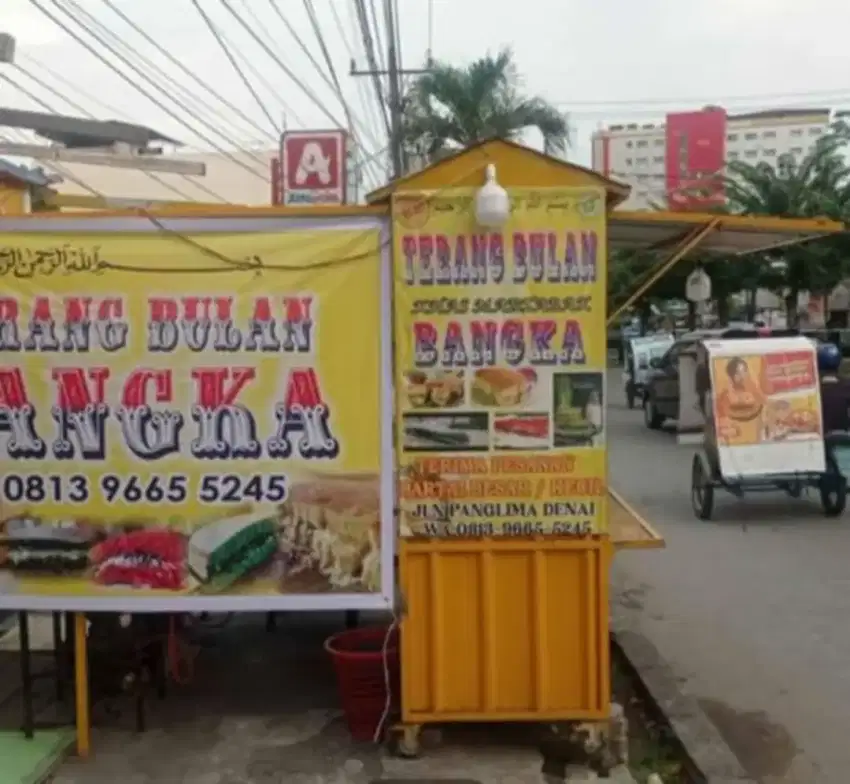Grobak kontainer martabak Bangka dan semua peralatannya, barang bagus
