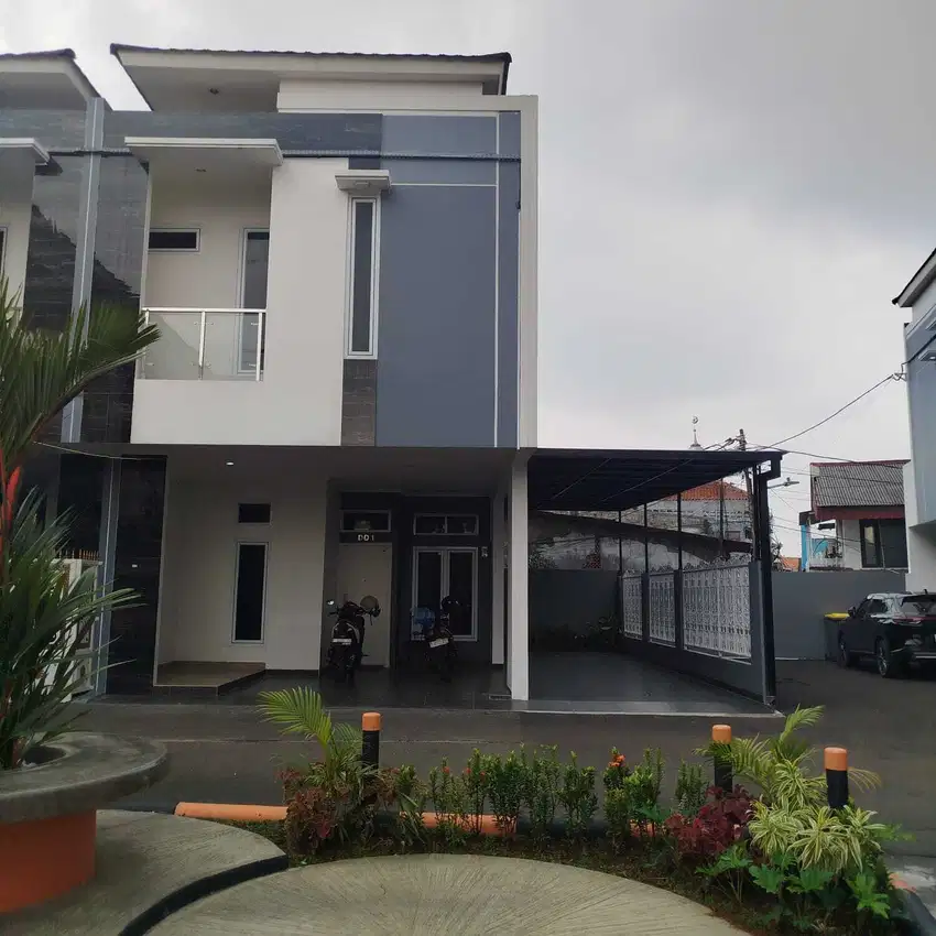 Rumah 2 lantai  SHM di Matraman Jakarta Timur dekat tol Jatinegar