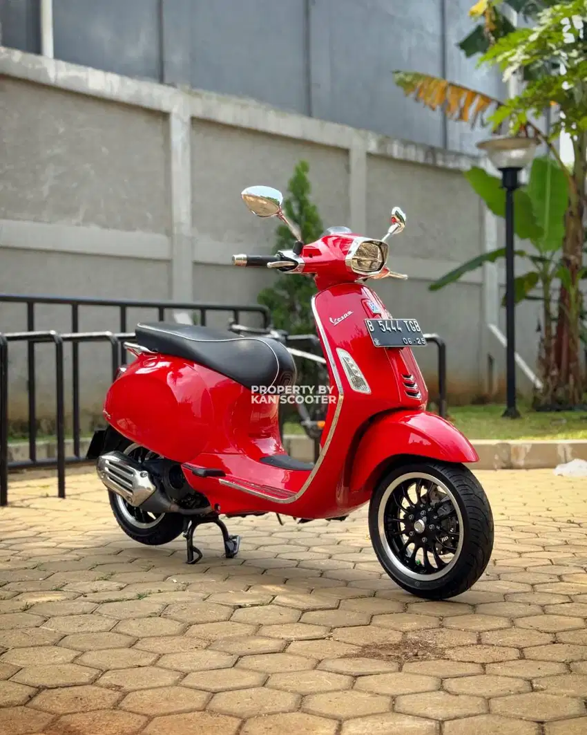 JUAL MURAH VESPA SPRINT 150 iGET ABS FACELIFT 2020 MULUS