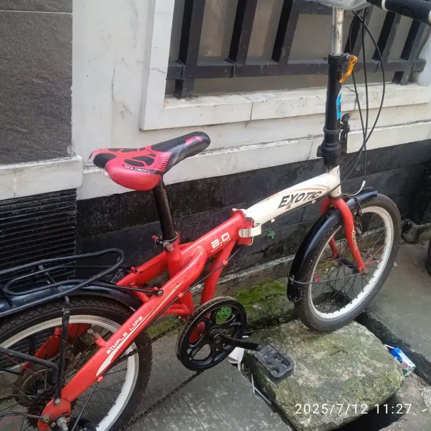 Di jual sepeda lipat uk 20 normal siap pakai hrg 325 net
