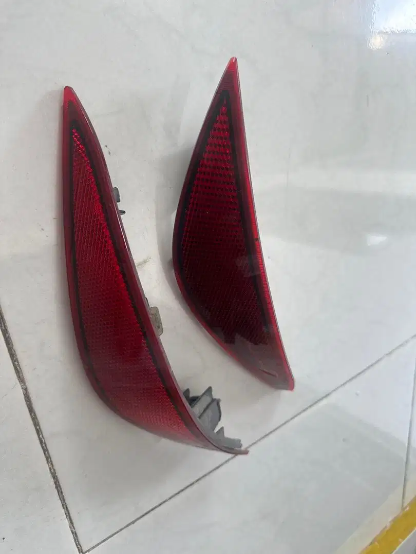 Ori reflector bumper belakang toyota rush