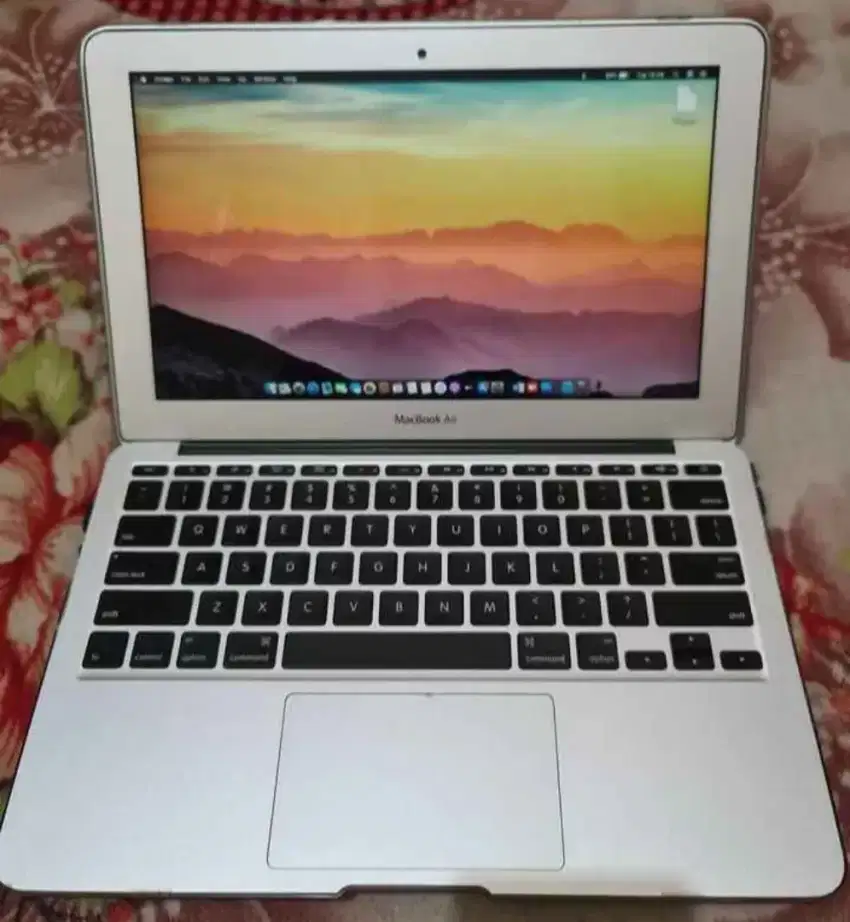 MACBOOK AIR 11 INCHI 2010