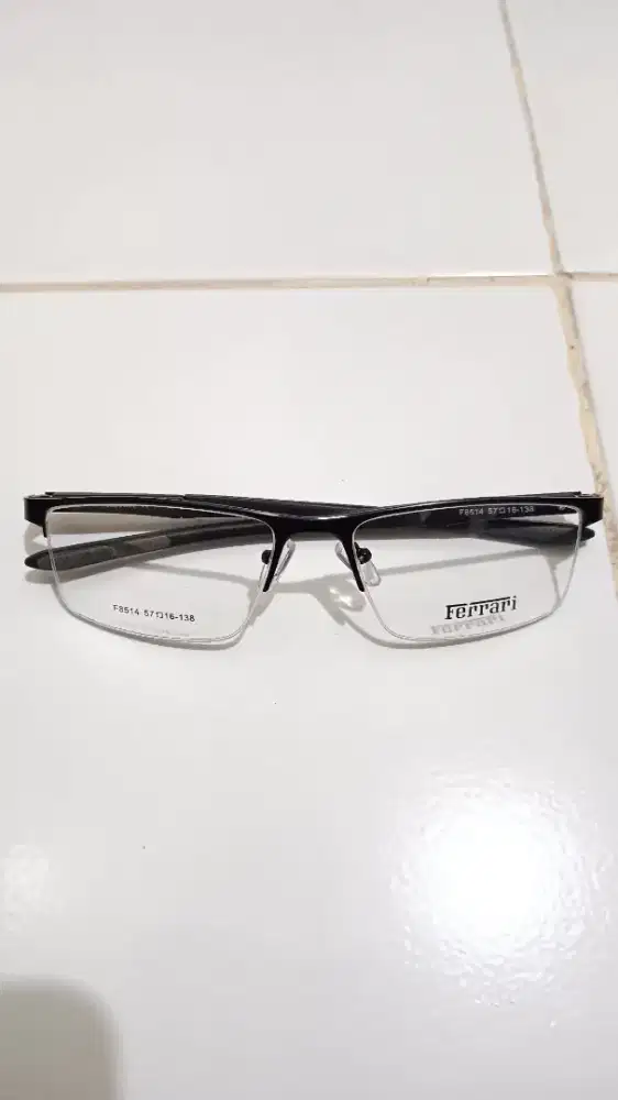 Menjual frame merk ferrari half frame model sport