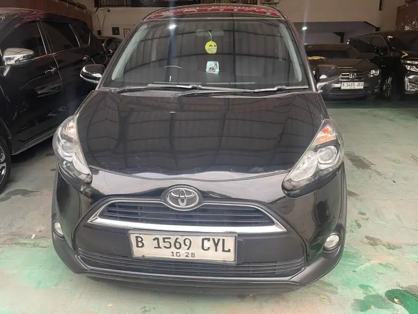 Sienta 2017 G AT Hitam Bagus Rawatan Toyota 2018