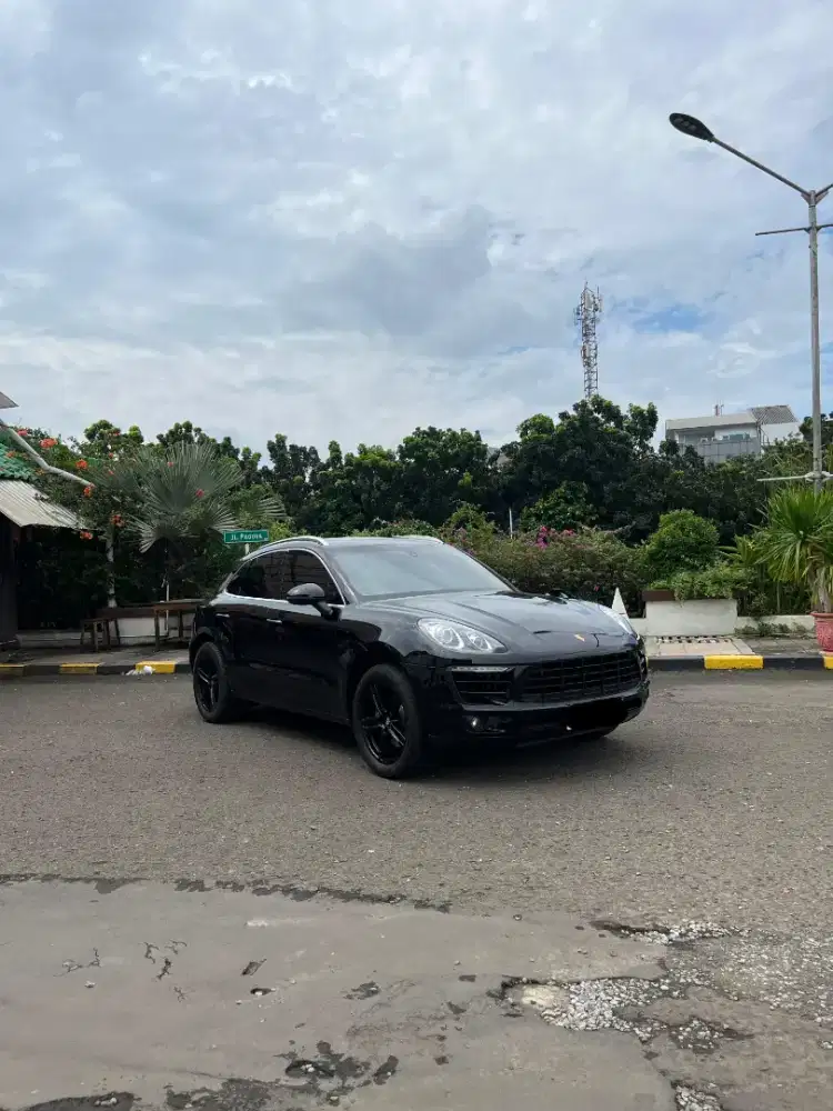 Porsche Macan 2015 / 2.0L / PDK / Full Spec / Like NEW