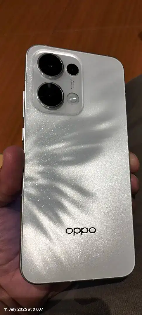 Oppo Reno 13 5G 12 / 256 GB Fullset Garansi resmi