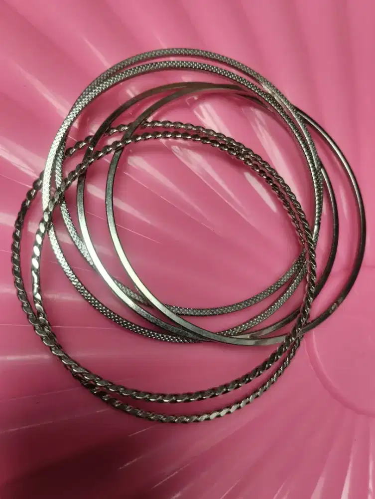 PRELOVED GELANG KRONCONG STAINLESS 6 PCS BERKAIT GA BISA LEPAS