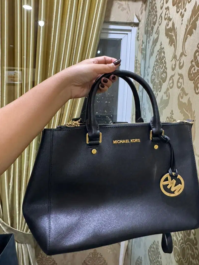 Tas michael kors preloved