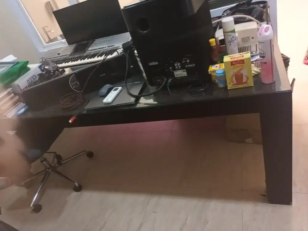 Dijual meja makan hanya meja makan