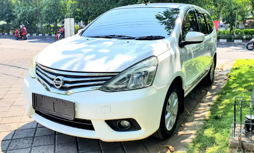 Nissan Grand Livina 1.5 XV 2015/2016 Matic Putih No SV AT 2014 KIM