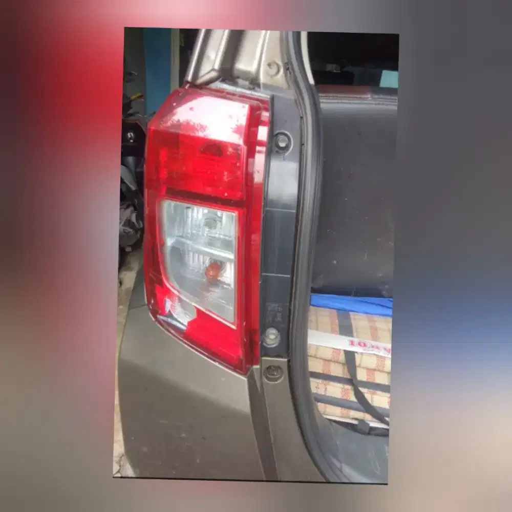 Lampu Belakang Zigra Calya 2021