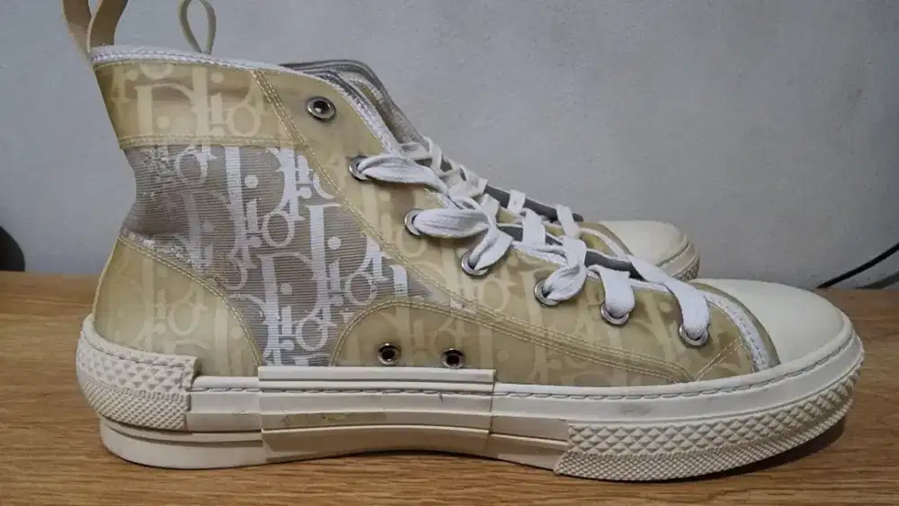 Sepatu Dior Made in italy