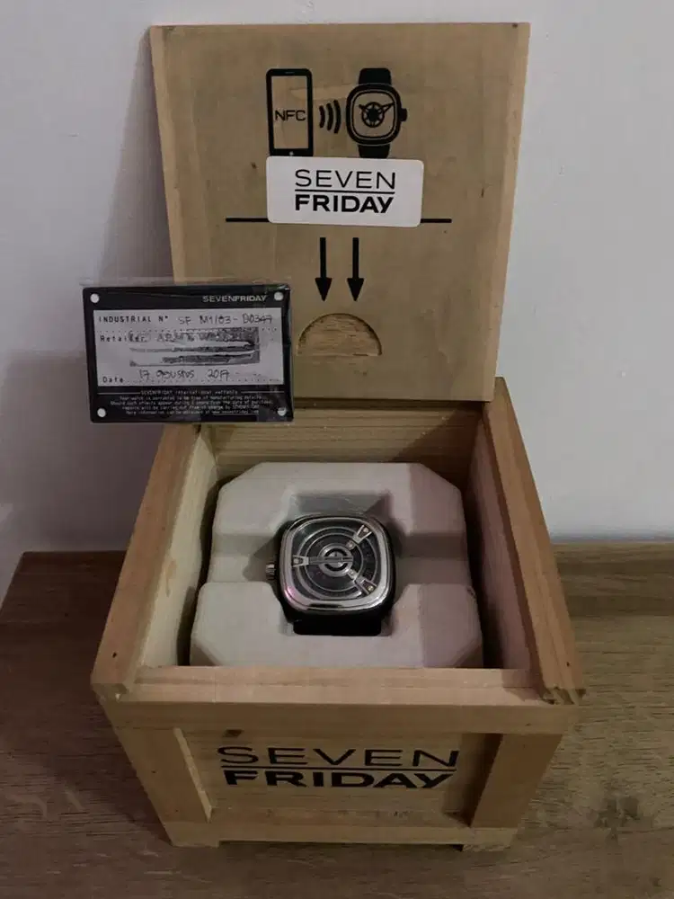 Seven Friday M1 / 03