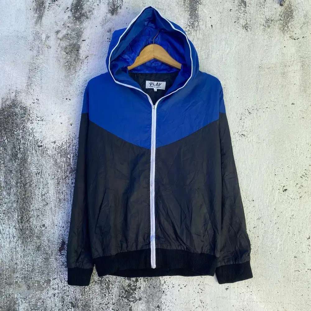 Jaket Windbreaker Play - Size L fit M