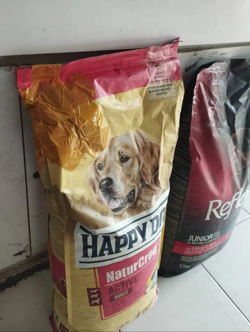 Pakan anjing uk 15 kilo 600ribu ambil semua