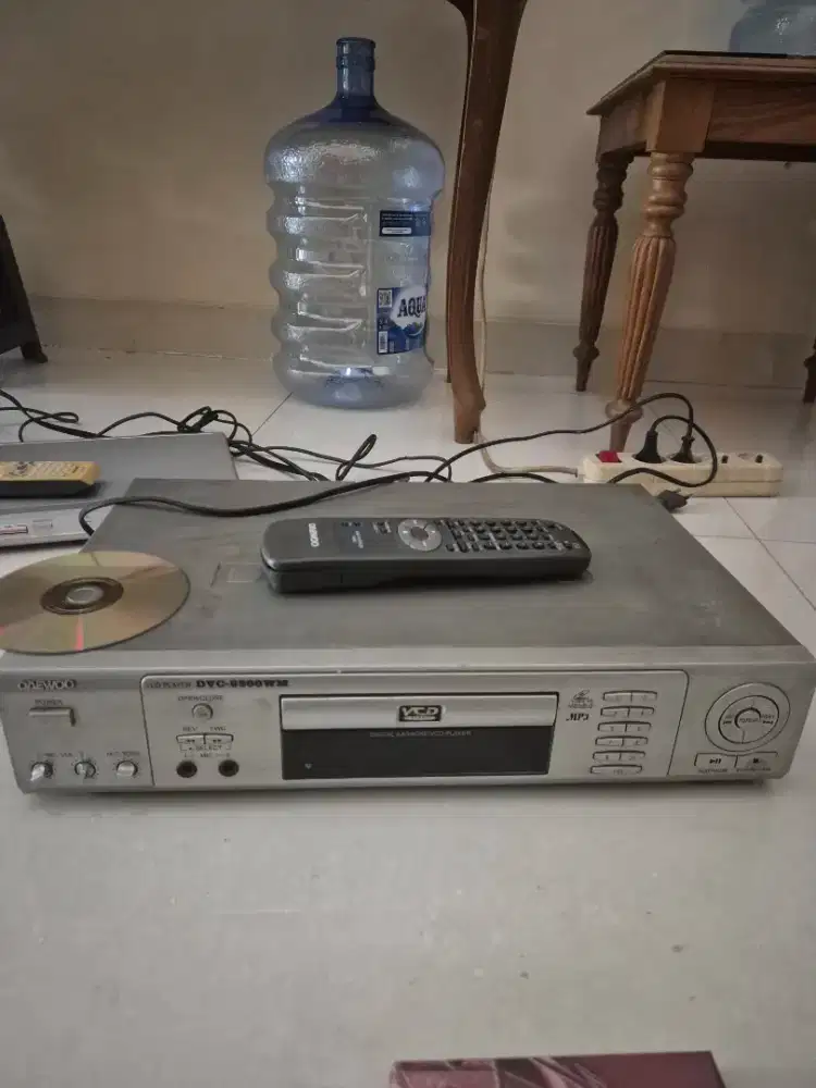 DAEWOO VCD PLAYER + REMOTE