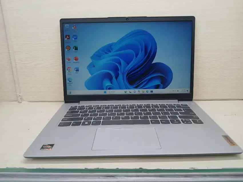 Lenovo ideapad slim 1 amd ryzen 5 7520u ram 8gb ssd 512gb