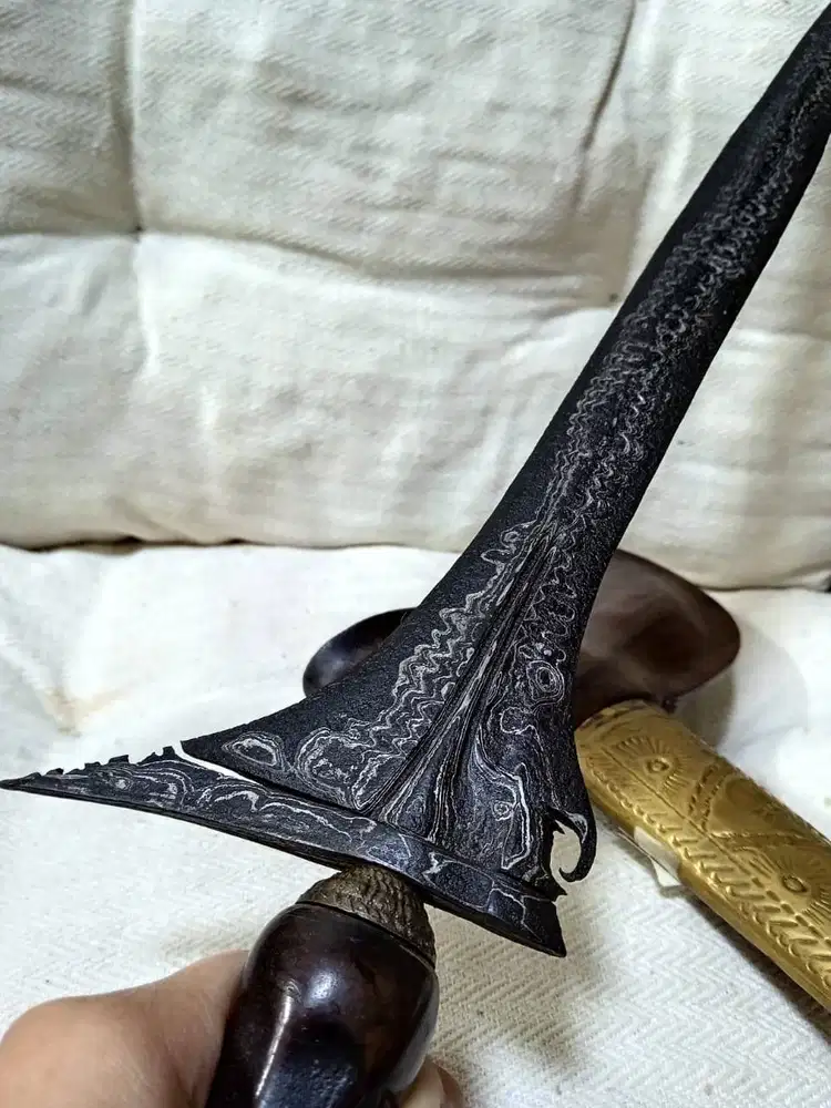 Keris Sepuh Sinom pamor Untu Walang Warangka Gayaman Solo