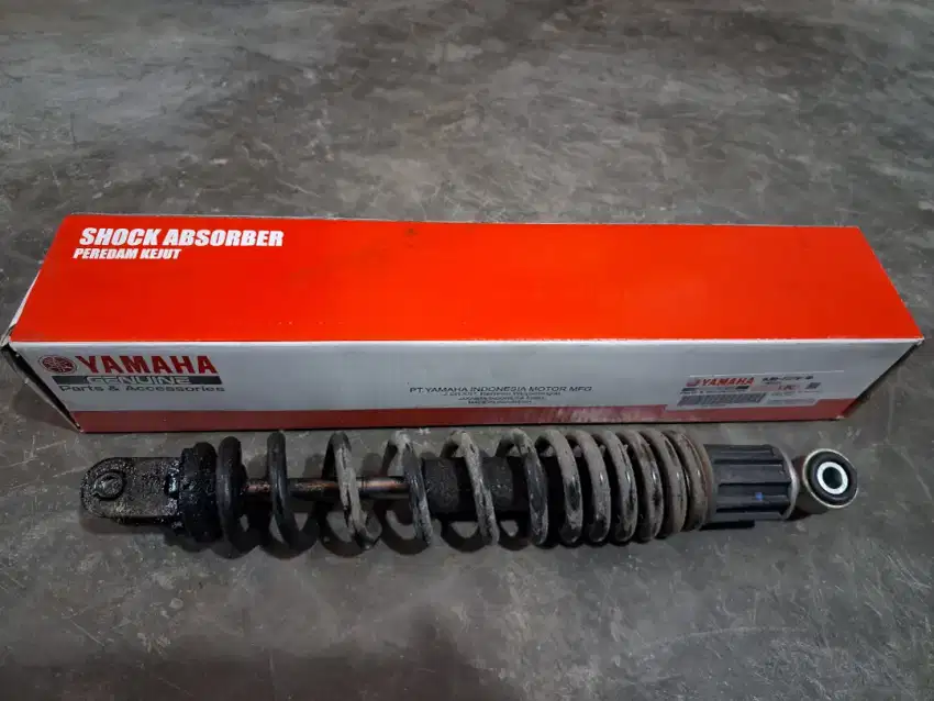 Shockbreaker belakang Yamaha Grand filano