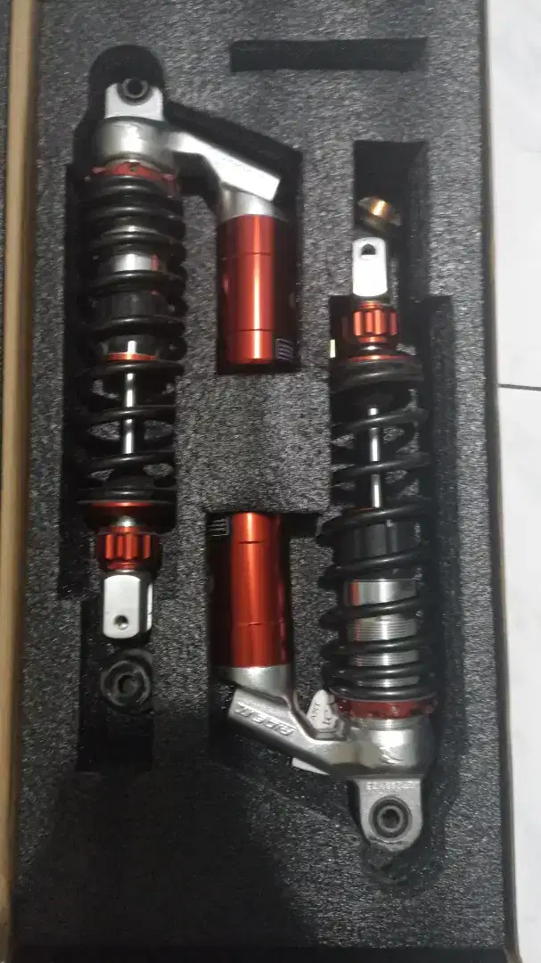 Shock Aerox old pemakaian 3.minggu,kondisi like new