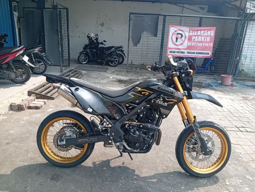 KLX 230 SM SE 2022