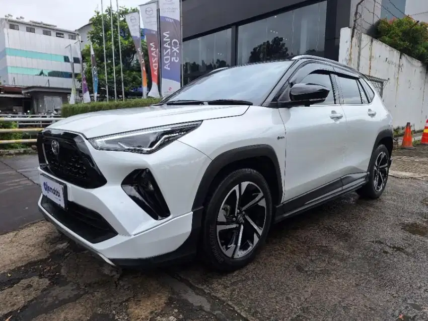 Low KM Toyota Yaris Cross 1.5 S GR HV TSS Two Tone Hybrid-AT 2023 HKS