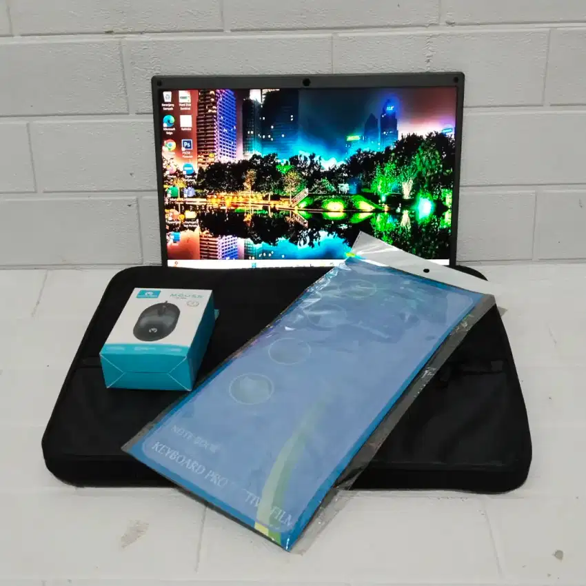 Axioo MyBook 14F
Intel Celeron N4020
Ram 8 GB 
SSD 256 GB