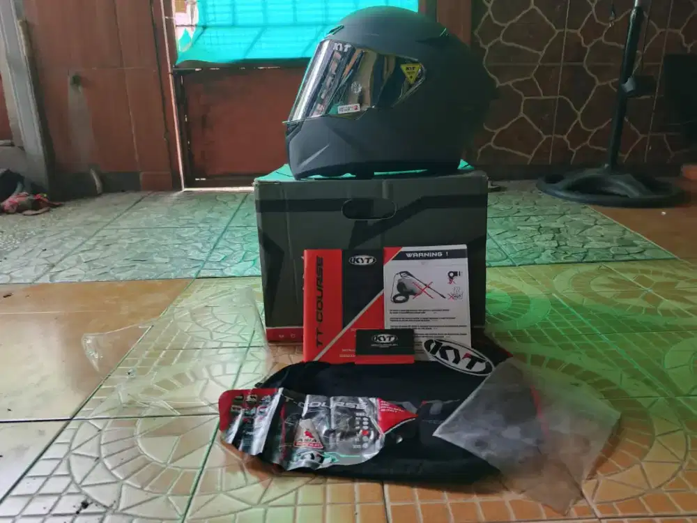 Helm tt corse kondisi like new