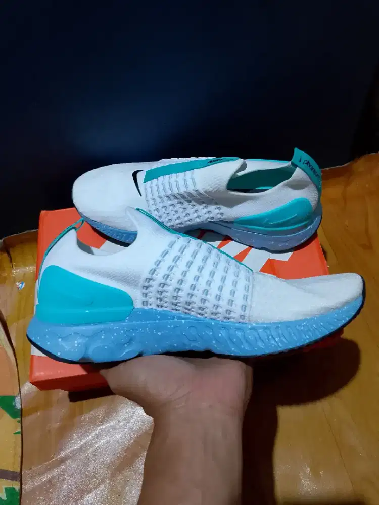 Nike React Phantom Run Flyknit 2 'White Glacier Blue'