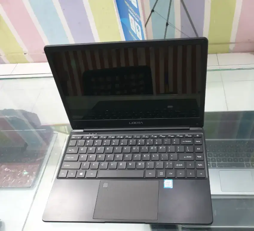LIBERA Y SERIES  CORE i5  SSD 512GB