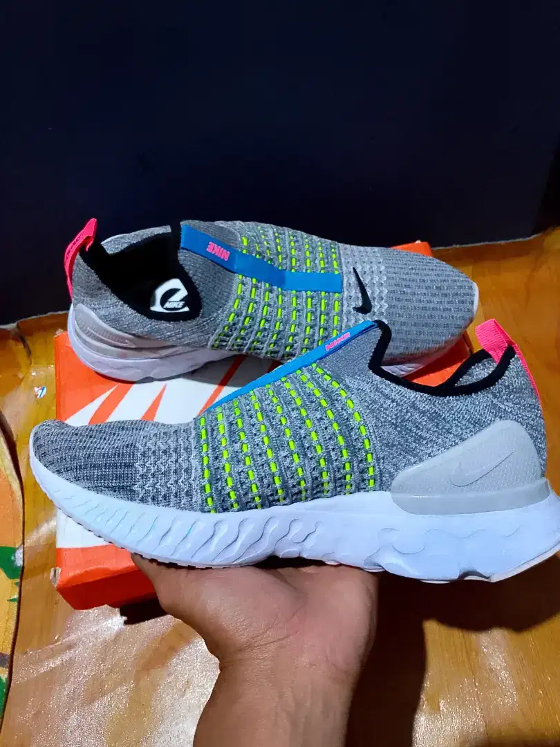 Nike React Phantom Run Flyknit 2 'Rough Green Sequoia'