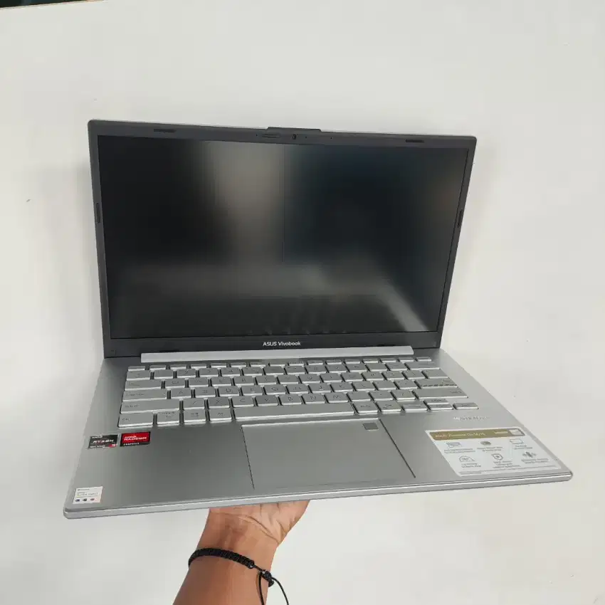 ASUS VIVOBOOK AMD RYZEN RAM 8GB SSD 256GB SIAP PAKAI