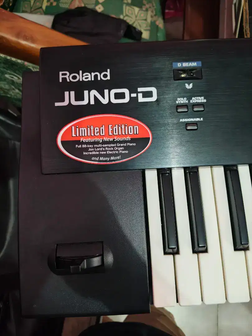 Di Jual Keyboard syntheziser Rolland Juno Di LE