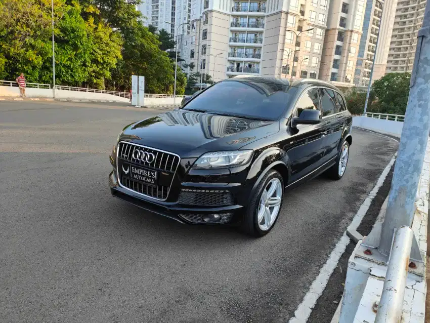 Audi Q7 Quattro sline 35 ribu Hitam panoramic full spek terawat