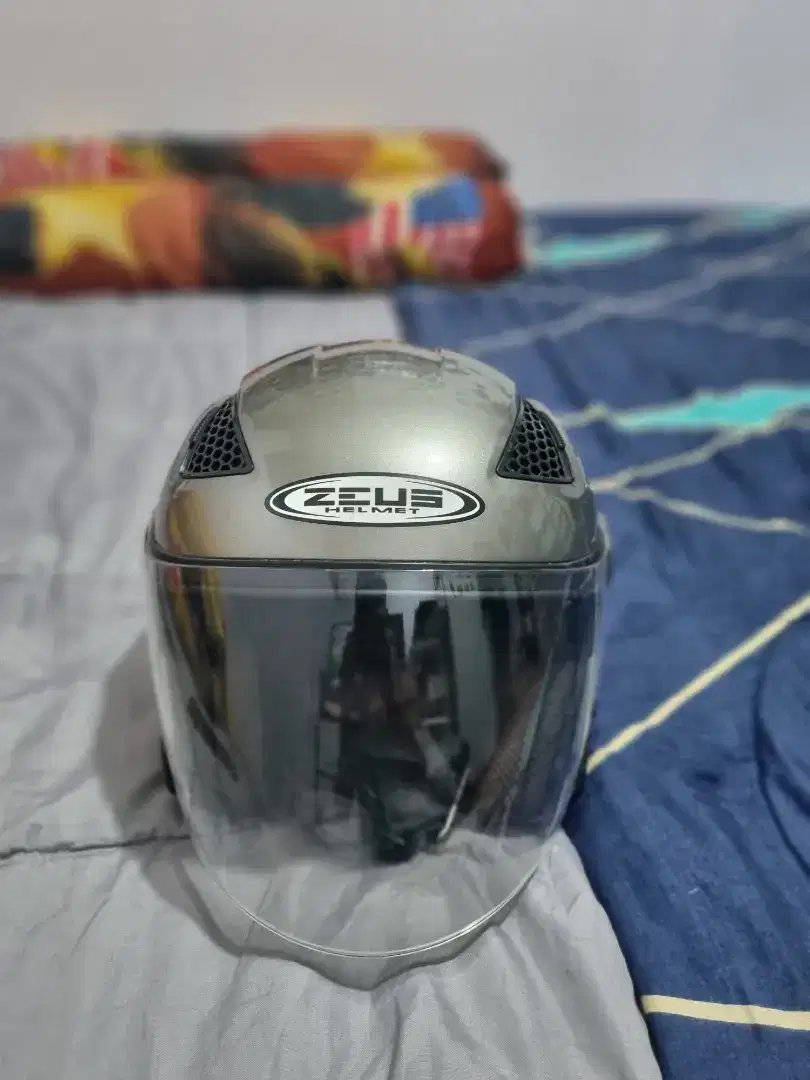 Helm zeus like new