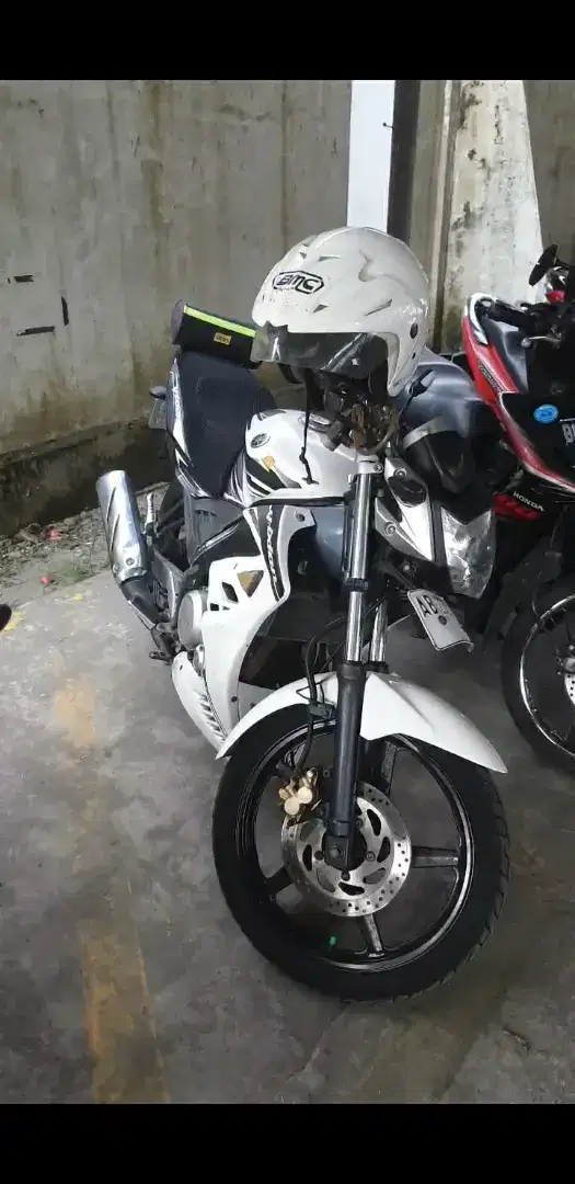Turun Harga Jual Vixion Putih 2012 Pajak lengkap