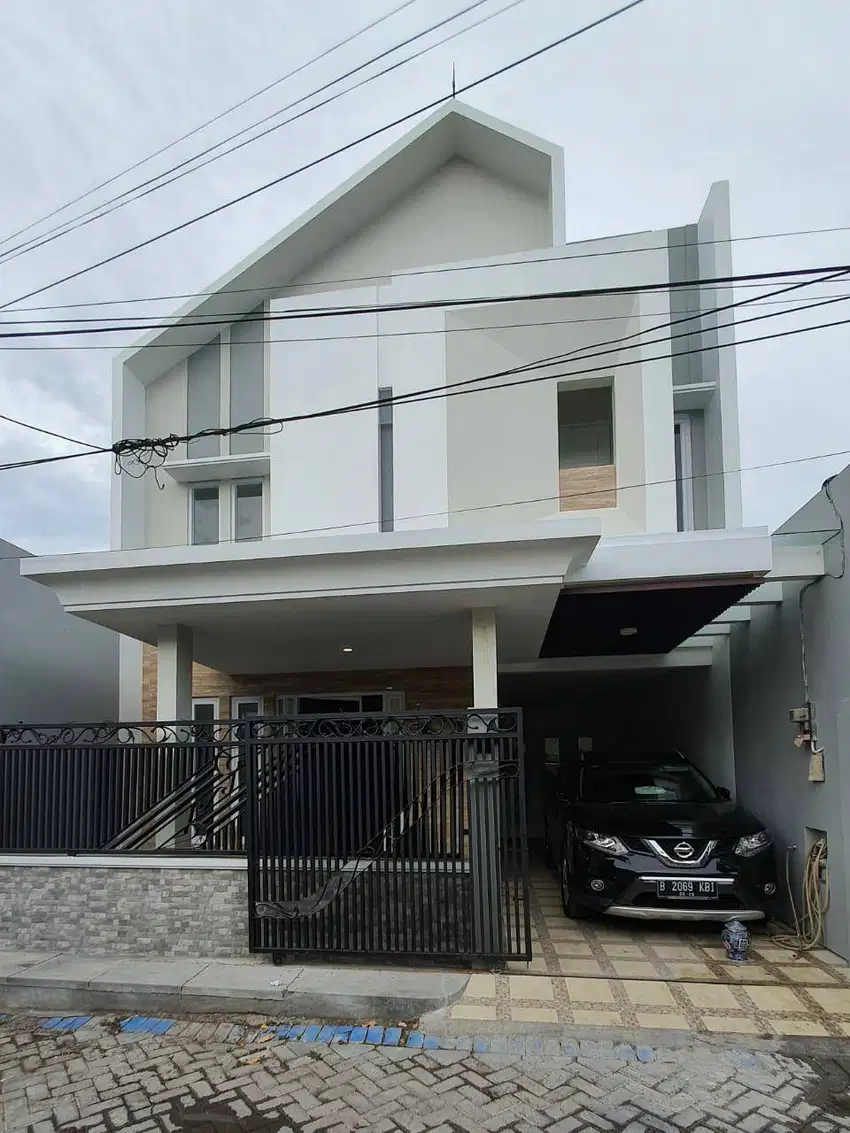 Rumah Bangunan Baru di Surabaya Barat