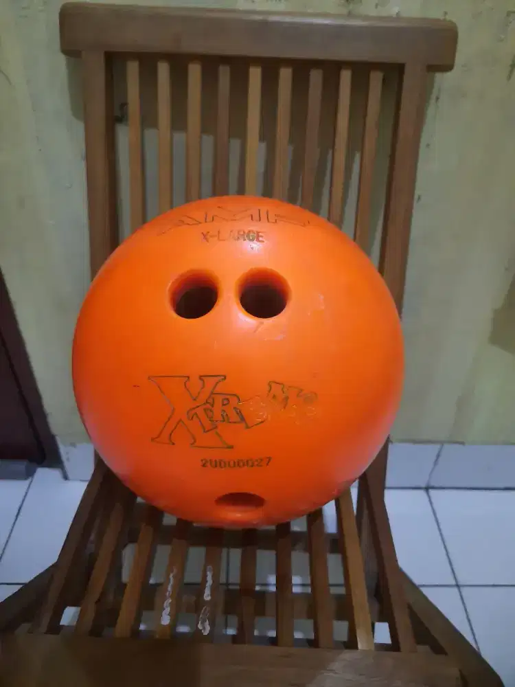 Koleksi bola bowling