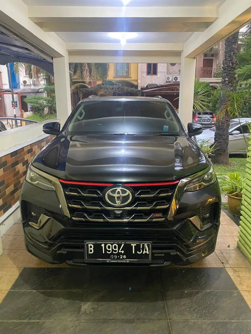 Dijual Toyota Fortuner VRZ TRD Sportivo Tahun 2021 Warna Hitam