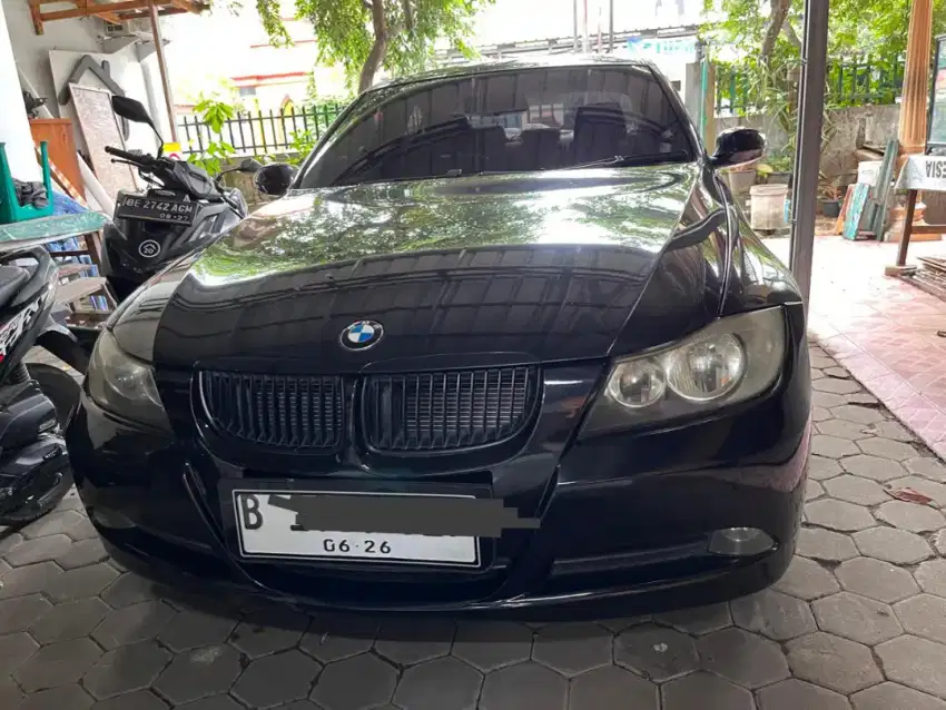 Di jual BMW 320i