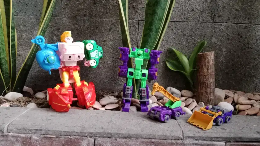 PRELOVED Robocar 4 in 1 BONUS Robot Rakit Transformer