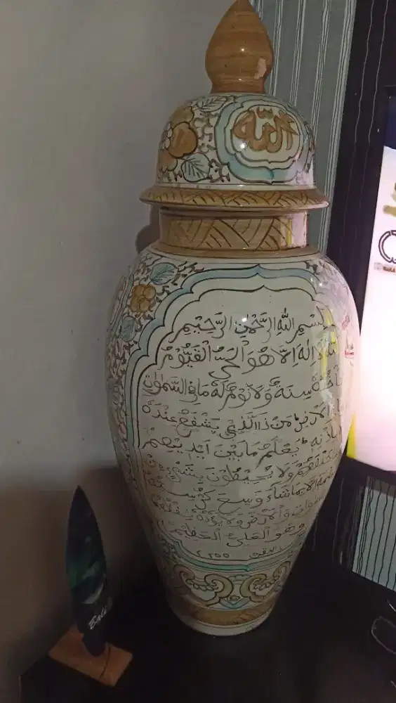 Guci pajangan vintage