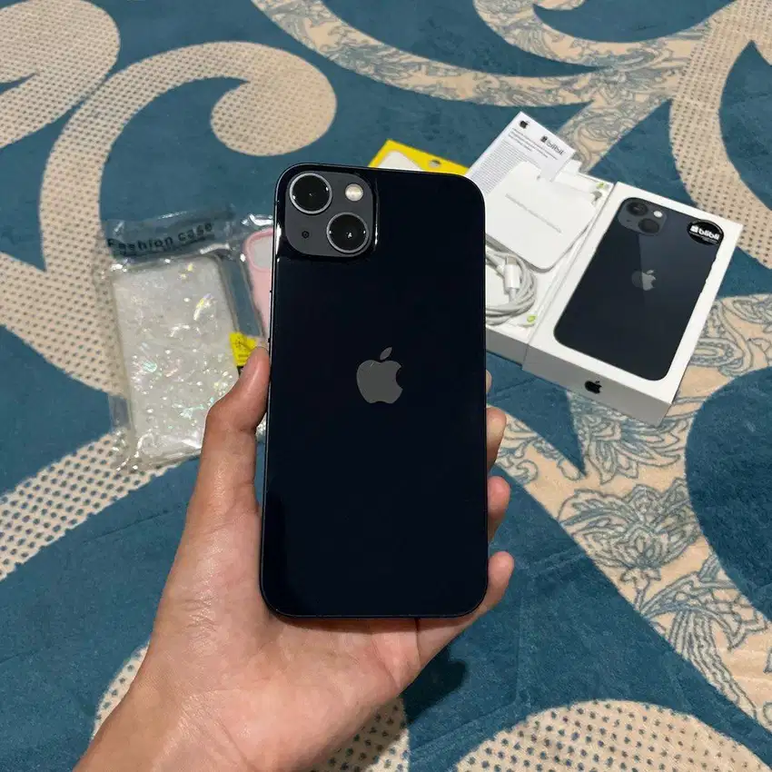 iPhone 13 128 Gb Midnight Ex iBox Garansi sampai oktober 2025