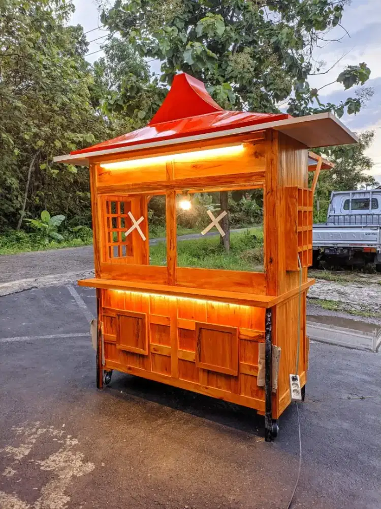 Gerobak dimsum, gerobak angkringan, gerobak nasi goreng, dll