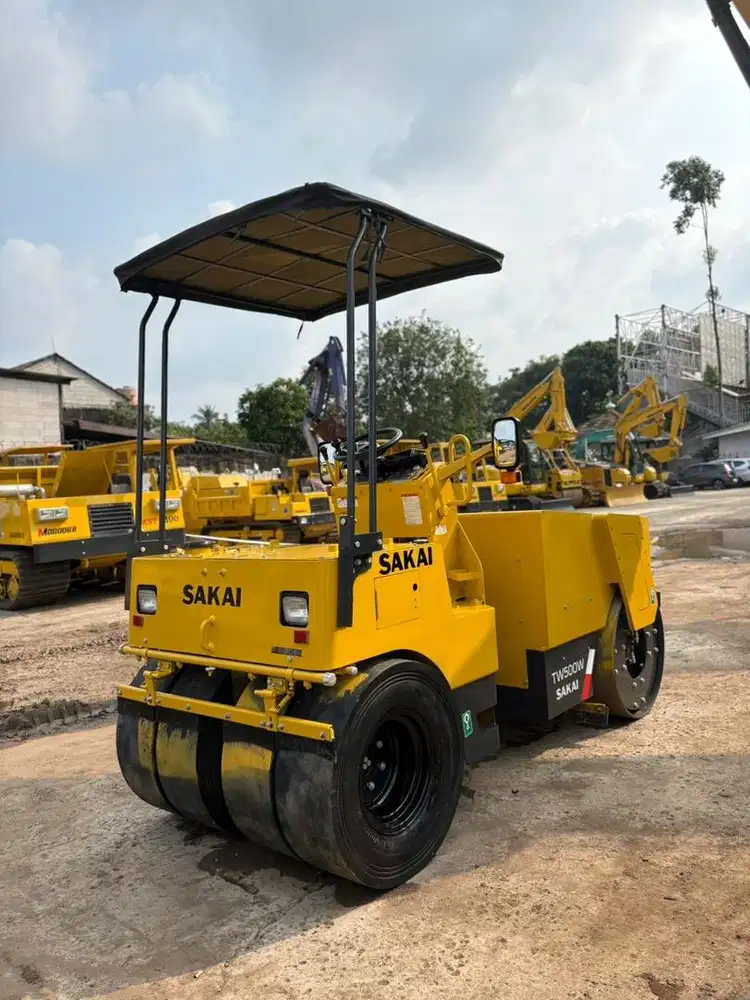 Dijual !  Combination Roller Sakai TW500. Kap 4 Ton. Ex Japan