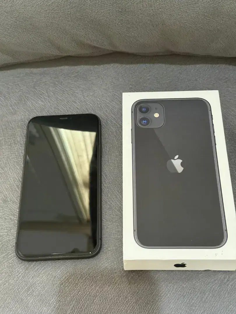 Dijual iPhone 11 64 GB Black
