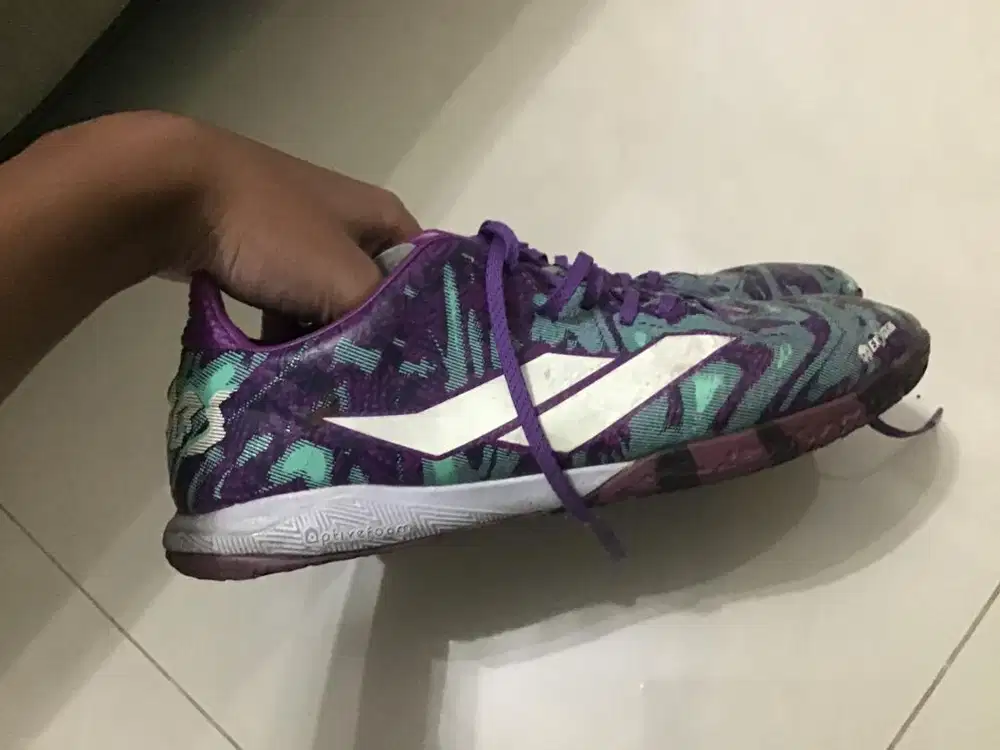 Sepatu Mills Troya Chaos Ungu