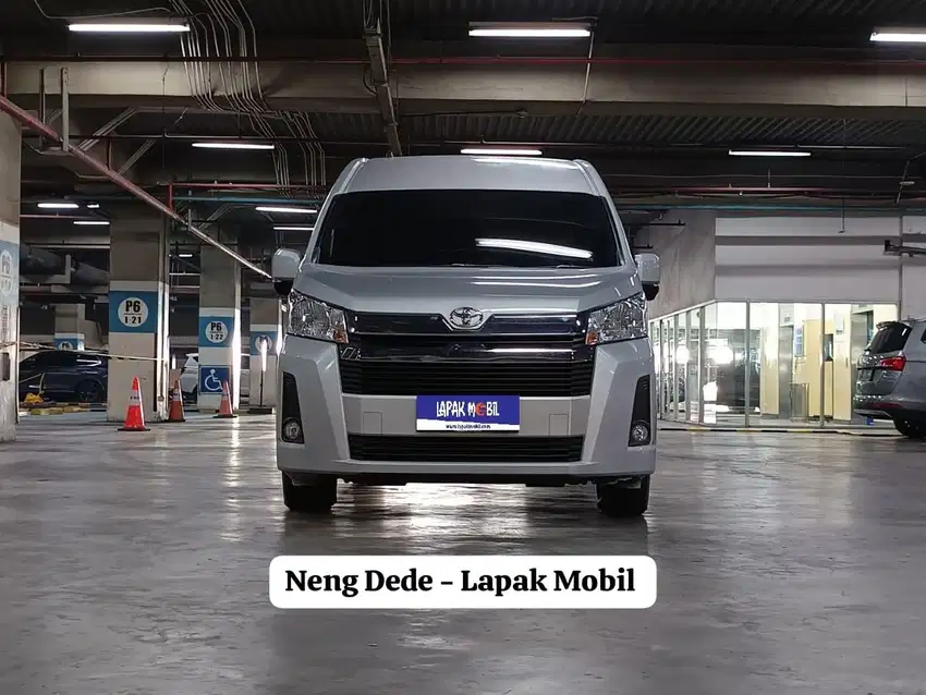 Toyota Hiace 2.0 Premio Manual (10 Seat) 2023