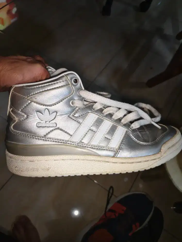 Sepatu Adidas Mid Forum White Silver